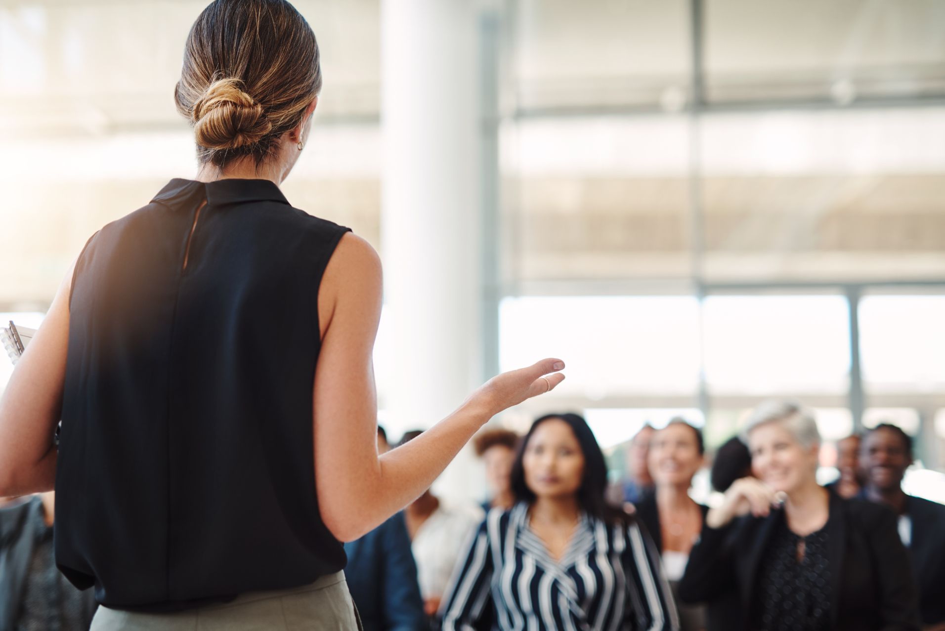 tecniche-di-public-speaking-che-possono-aiutarti-colloquio